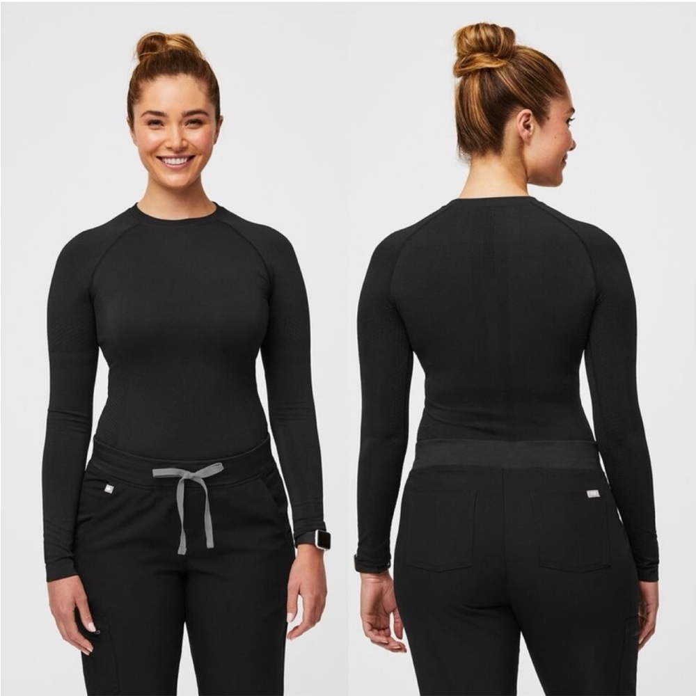 Figs Women’s Salta Seamless Longsleeve Underscrub Shirt Top in Black